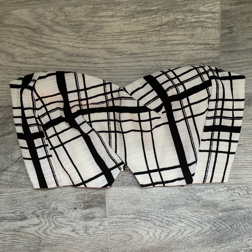 Do & Be Crop Top Black & White Pattern Sz Small